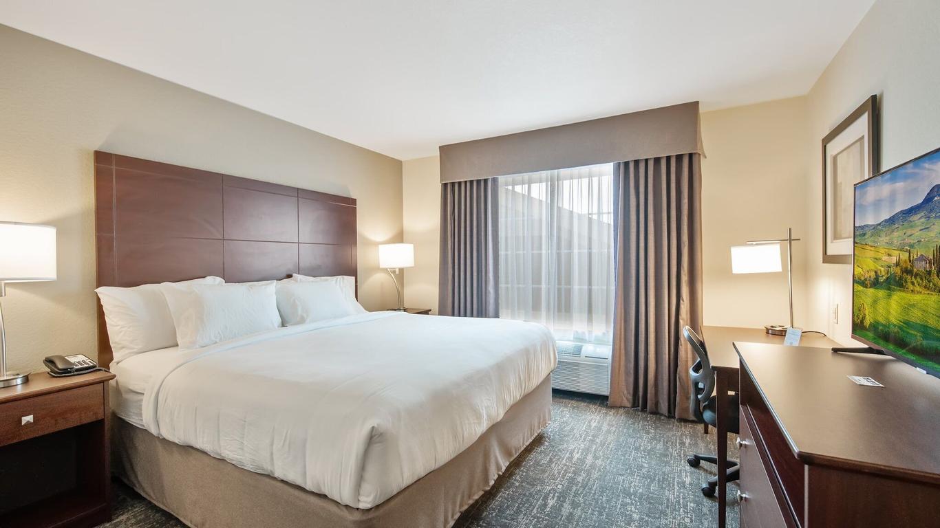 Cobblestone Hotel & Suites - Two Rivers