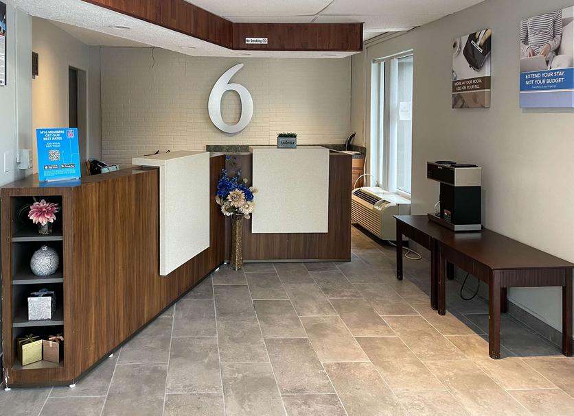 Front desk Photo