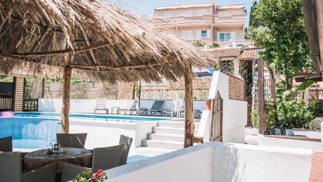 Bivalvia Apartments
