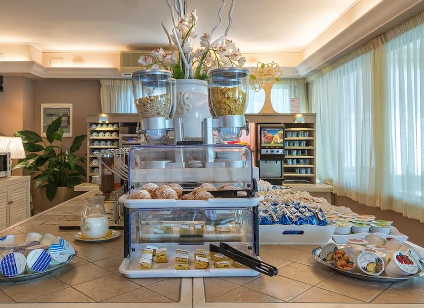 Buffet Photo