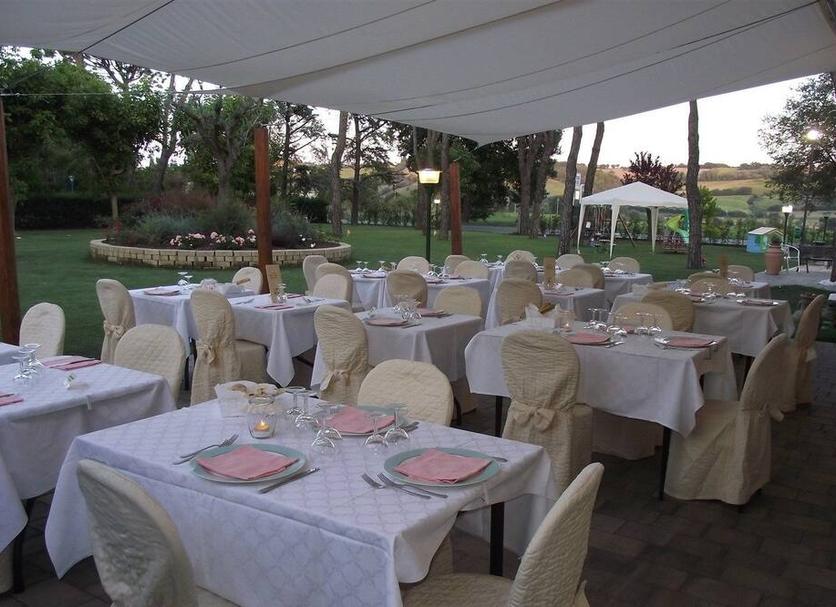 Banquet hall Photo
