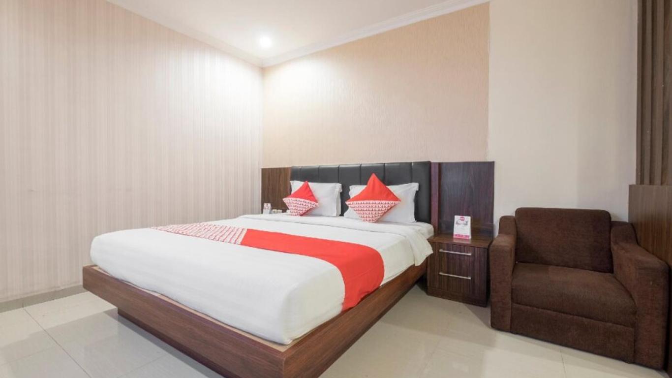 RedDoorz Plus @ Grand Pacifik Hotel Makassar