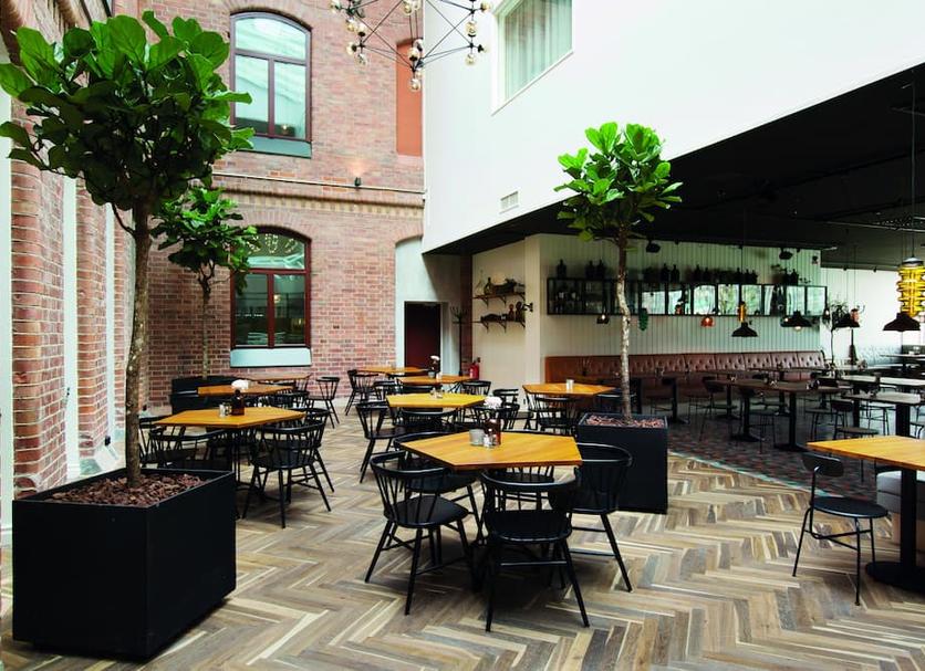 Restaurant Photo