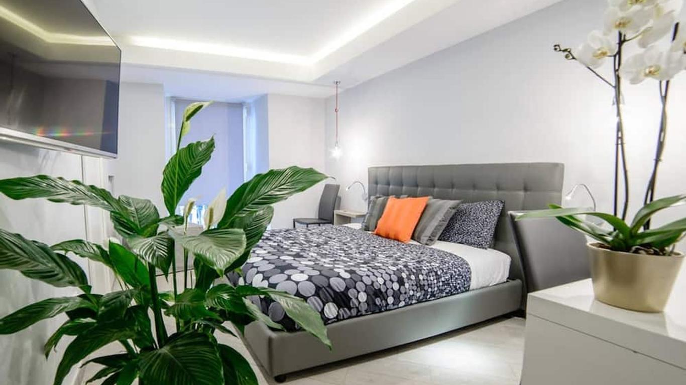 Riviera Luxury Suites