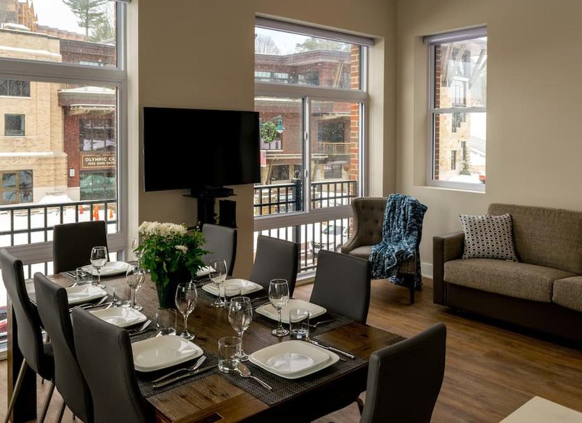 Dining room Photo