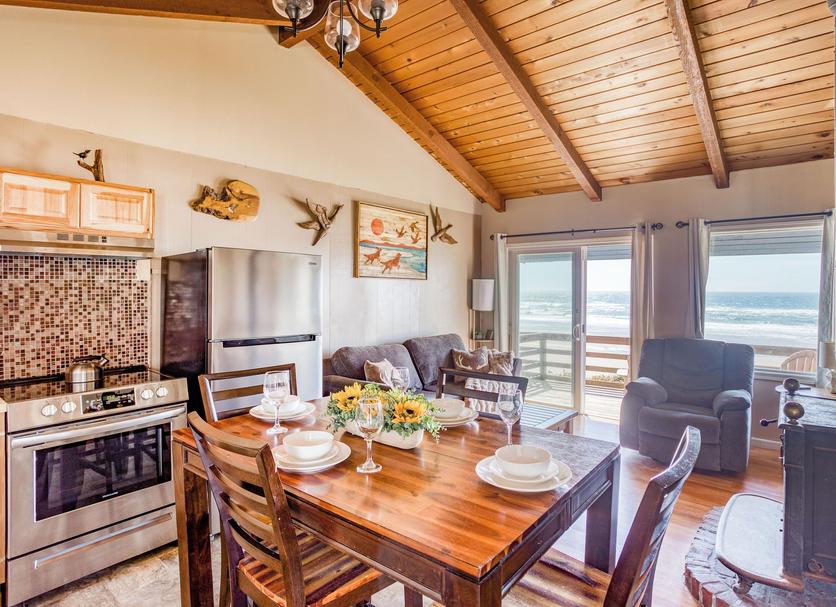 Dining room Photo