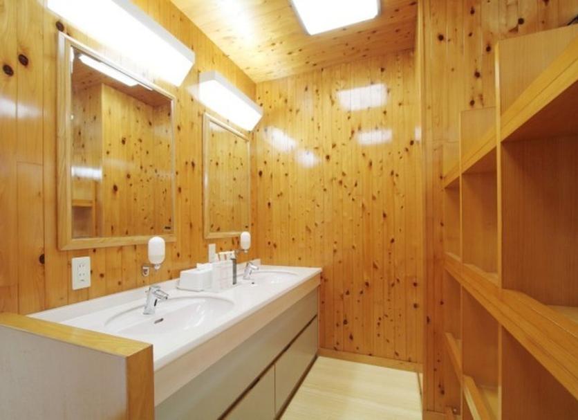 Bathroom Photo