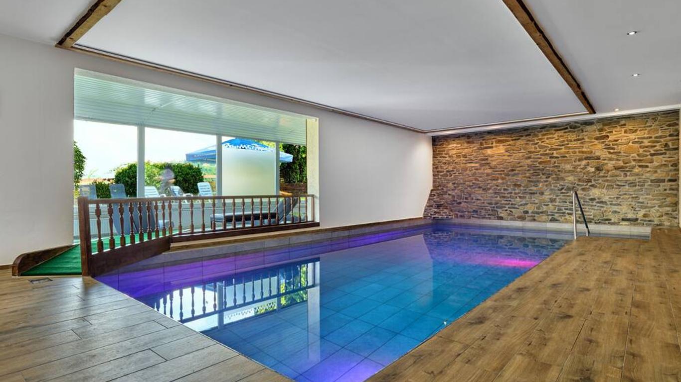 Luca Hotel