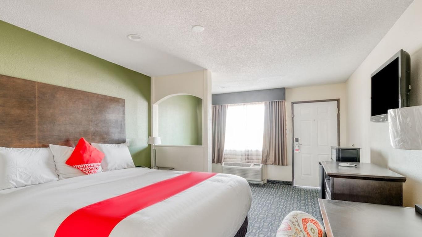 OYO Hotel Rosenberg Tx I-69