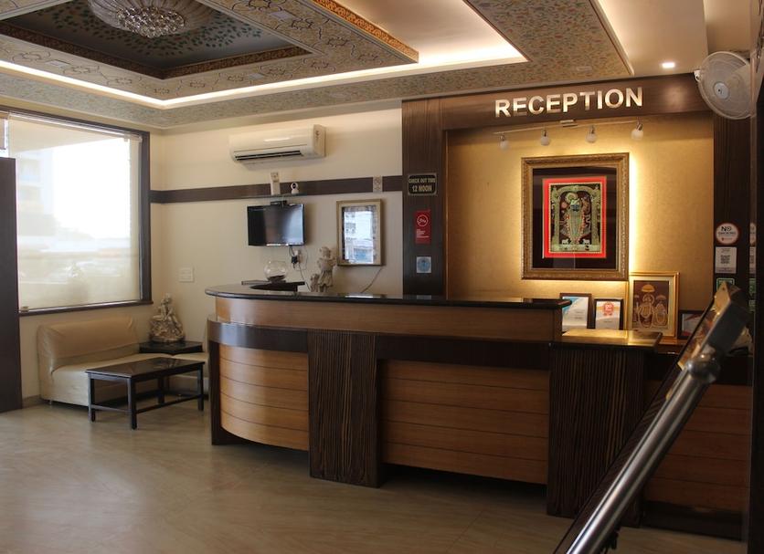 Front desk Photo