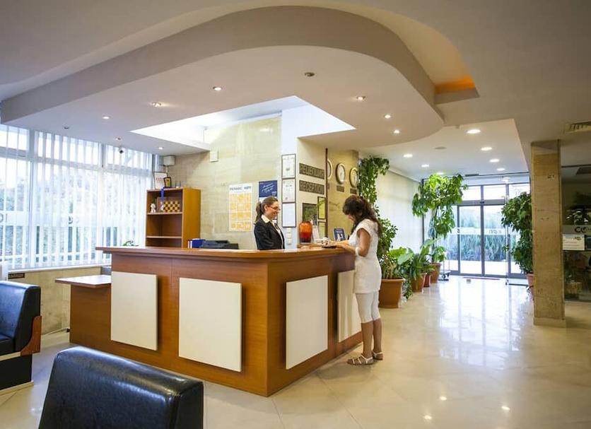 Front desk Photo
