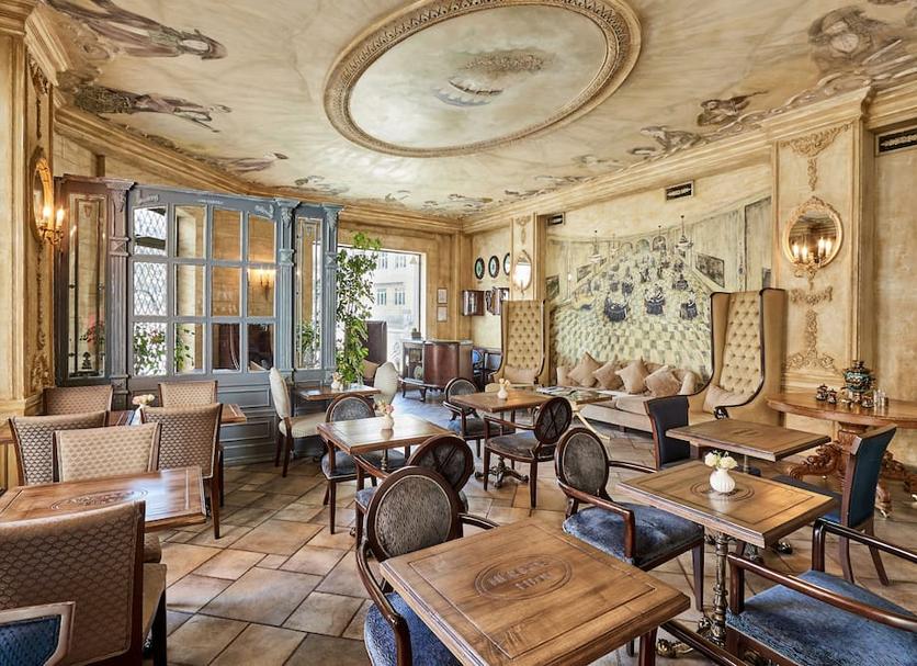 Restaurant Photo