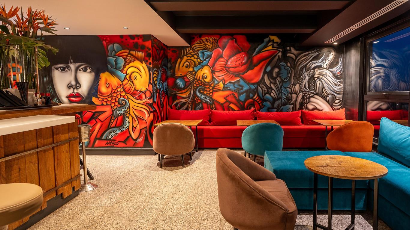Trademark Hotel