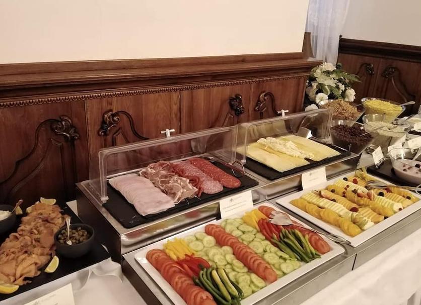 Buffet Photo