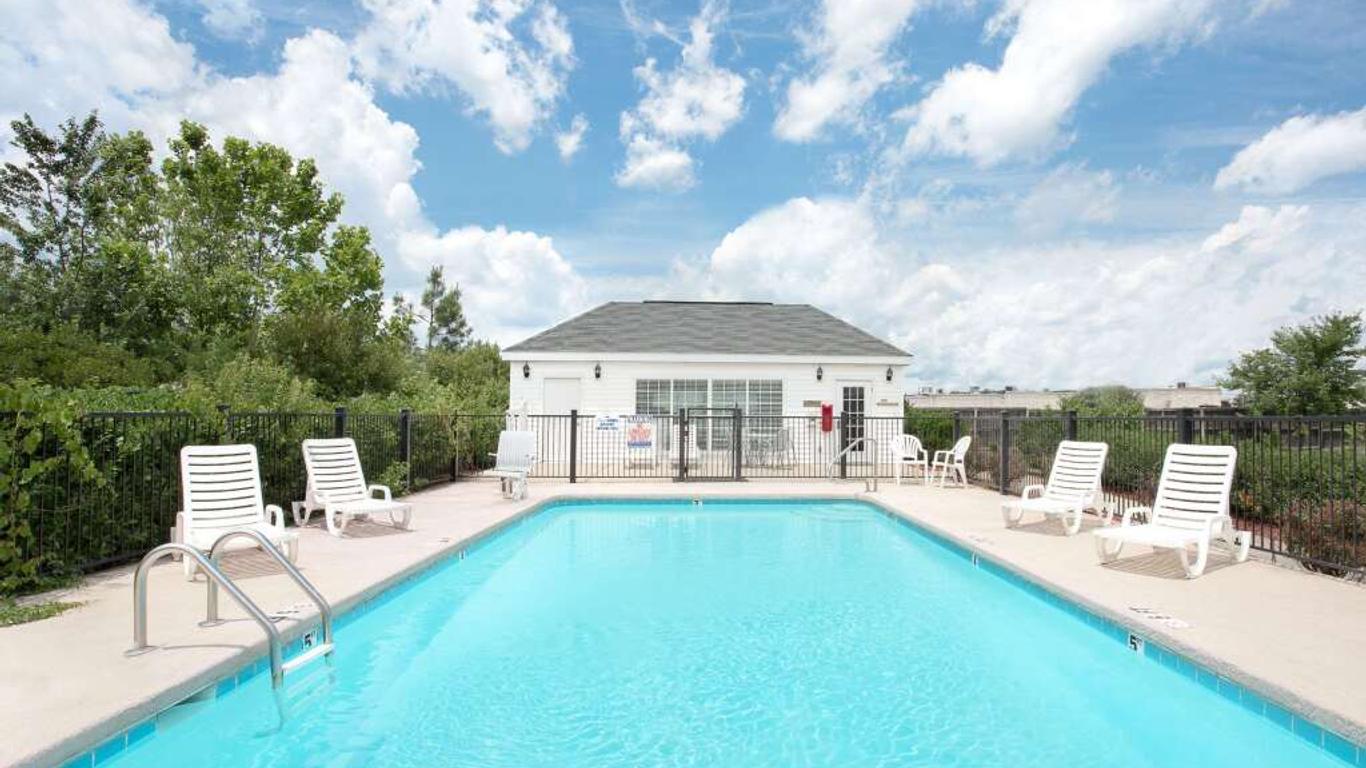 Baymont Inn Roanoke Rapids