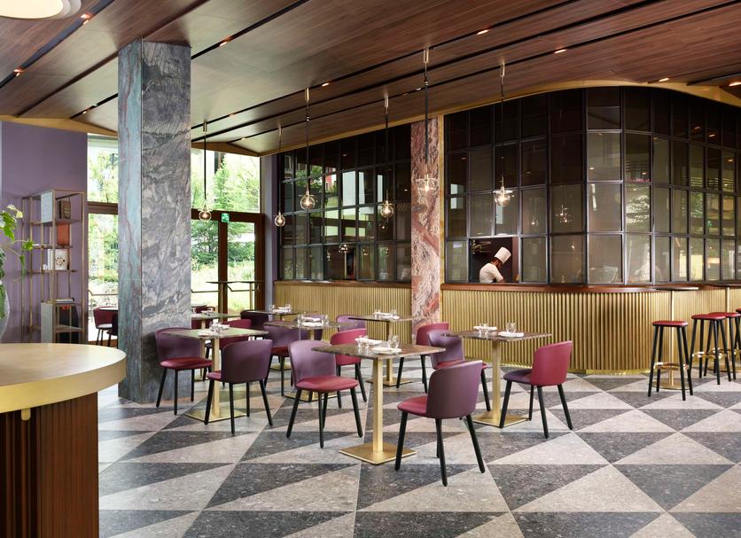 Restaurant Photo