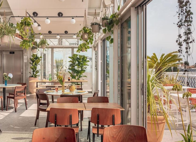 Restaurant Photo