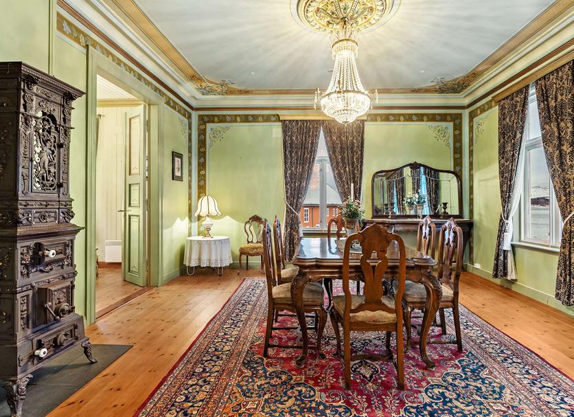 Dining room Photo