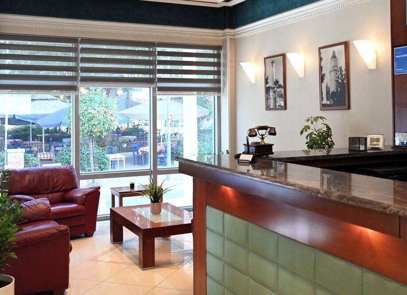 Front desk Photo
