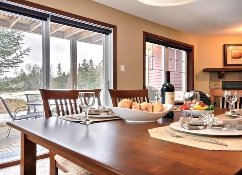 Dining room Photo
