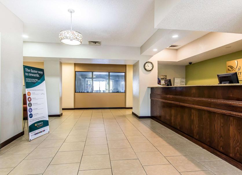 Front desk Photo