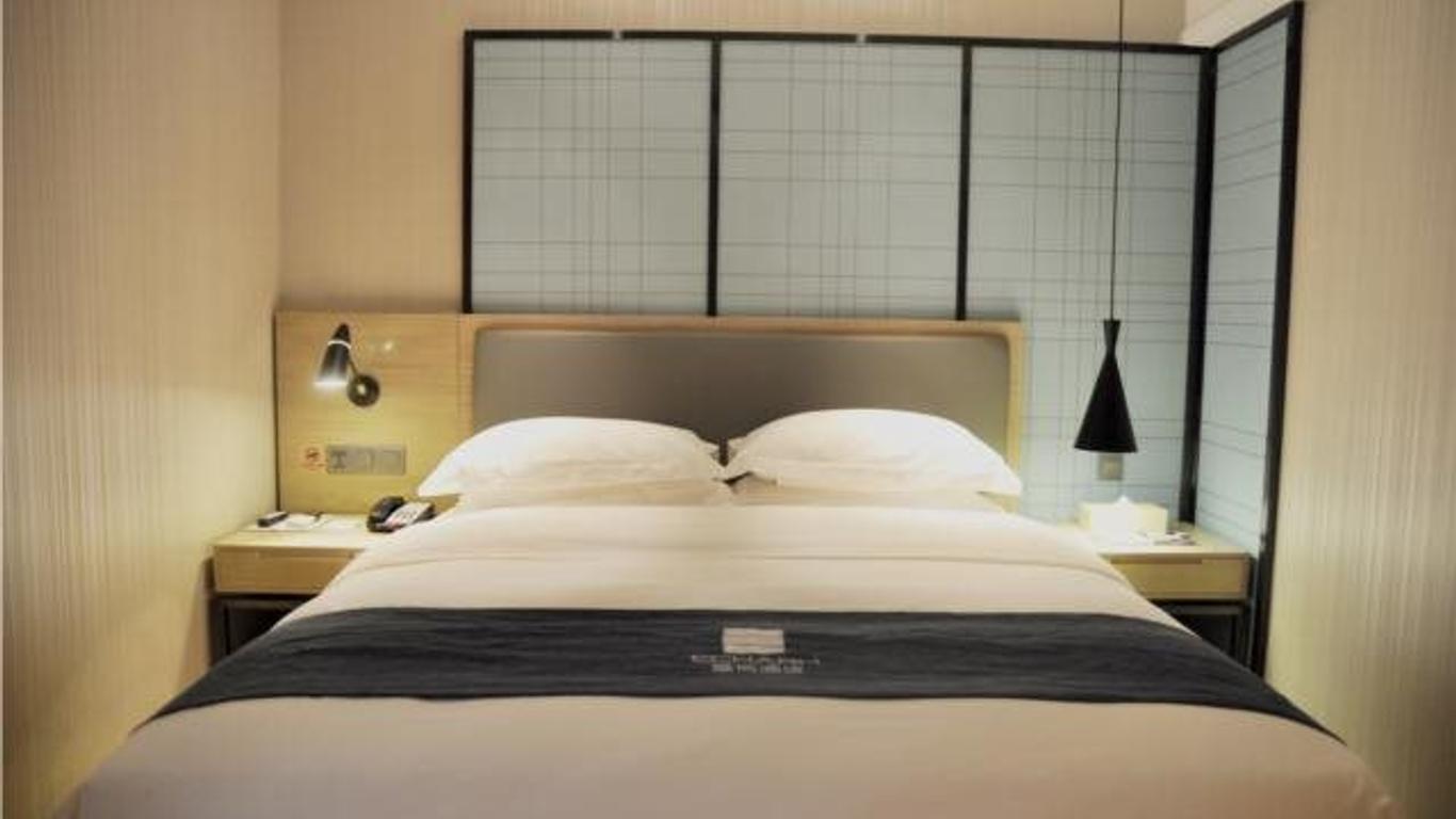Yunlian Ji Max Hotel (Chaoyang Plaza Nanning Railway Station)