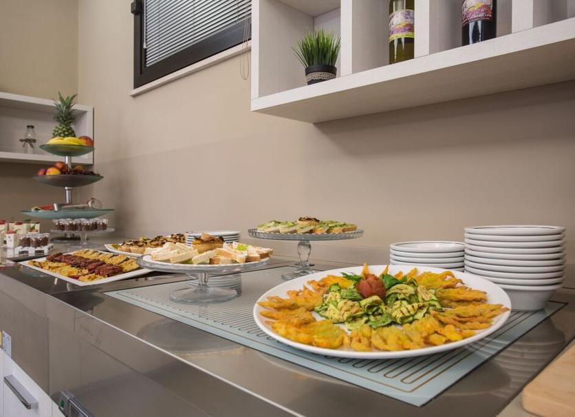Buffet Photo