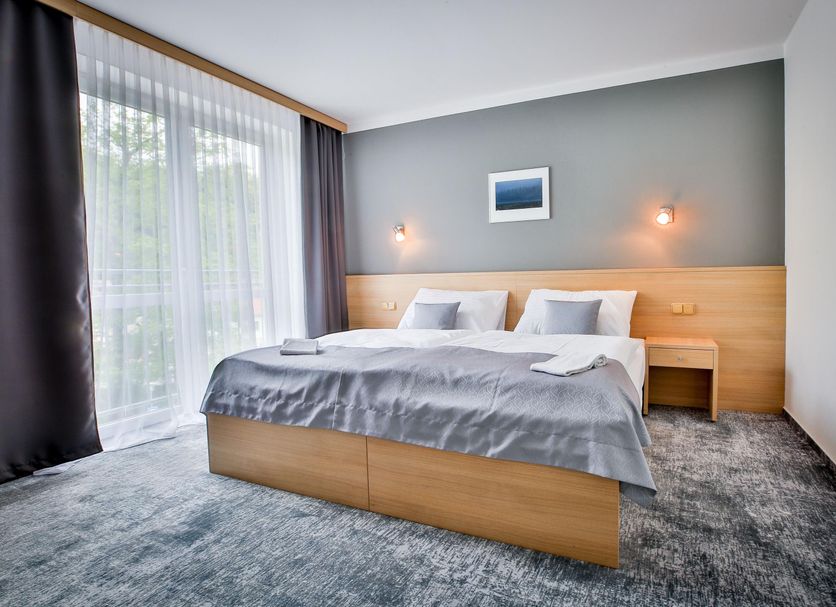 Lh Parkhotel Hluboka Nad Vltavou Congress & Wellness guest room with king bed and large window