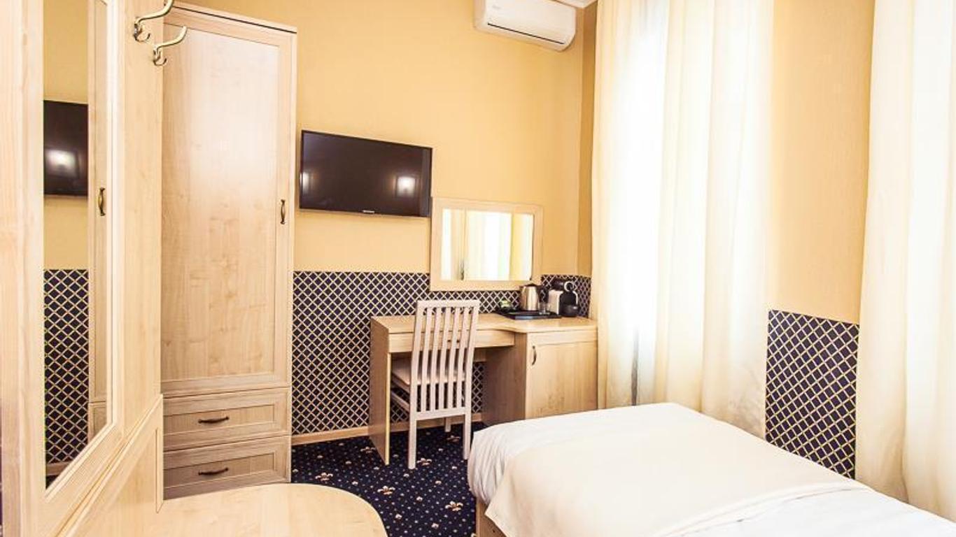 Mira Hotel