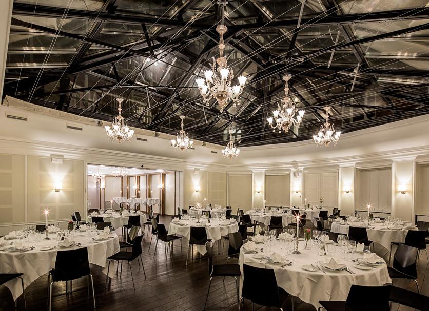 Banquet hall Photo
