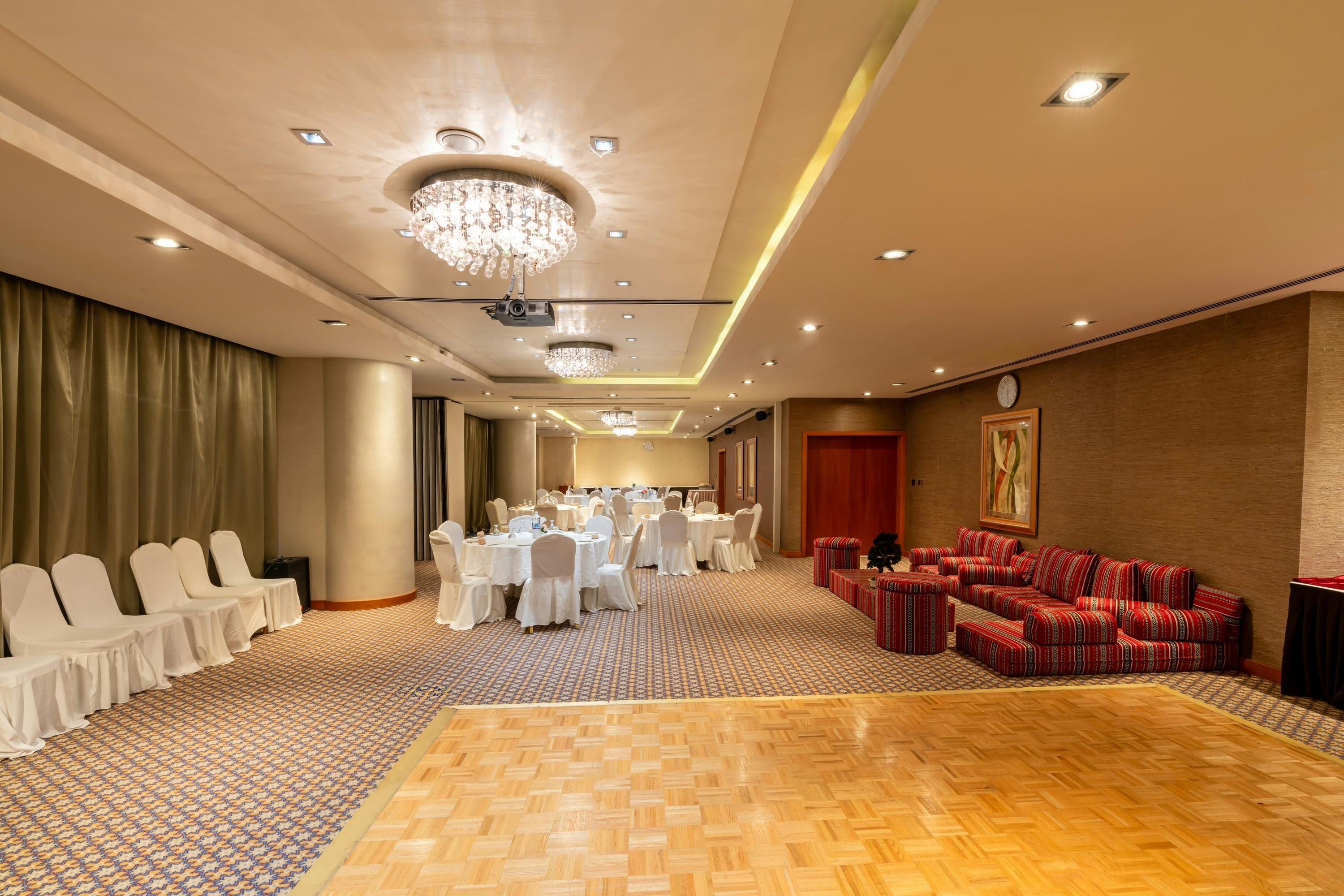 Banquet hall Photo