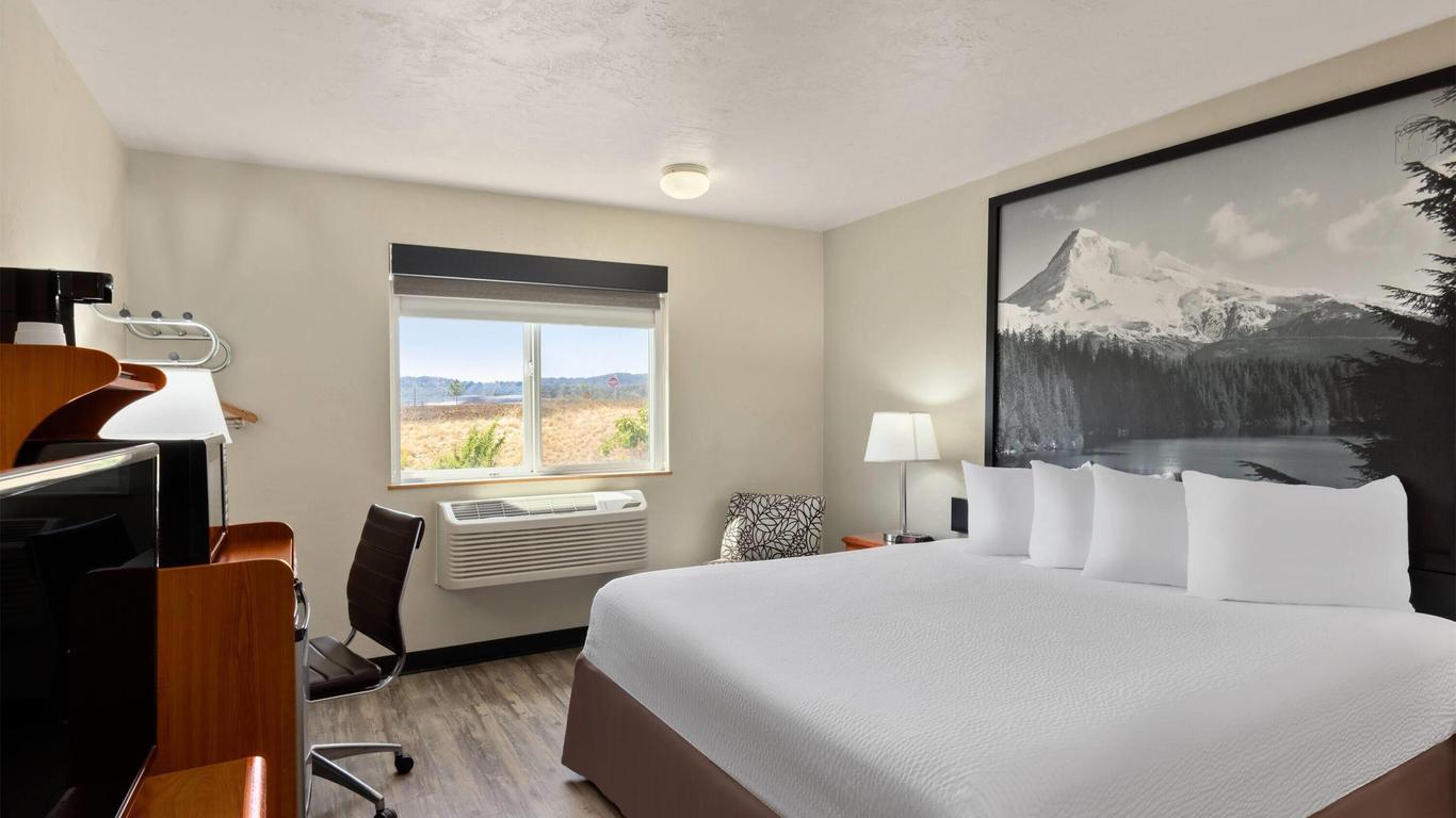 Super 8 by Wyndham Roseburg