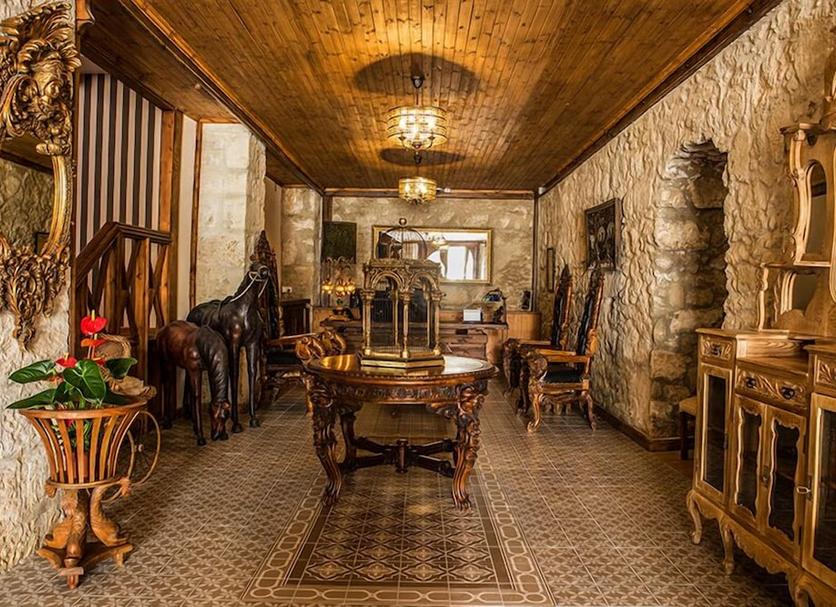 Dining room Photo