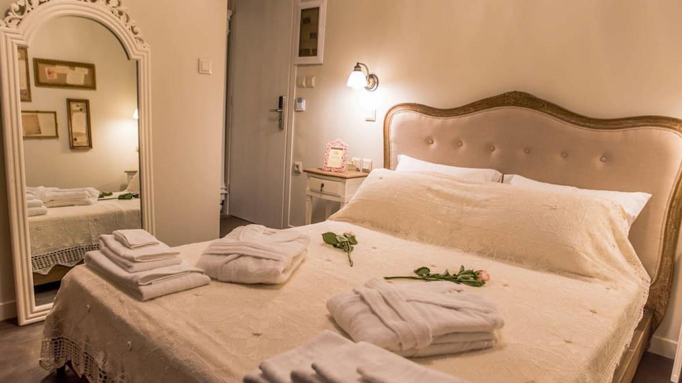 Kyria Boutique House
