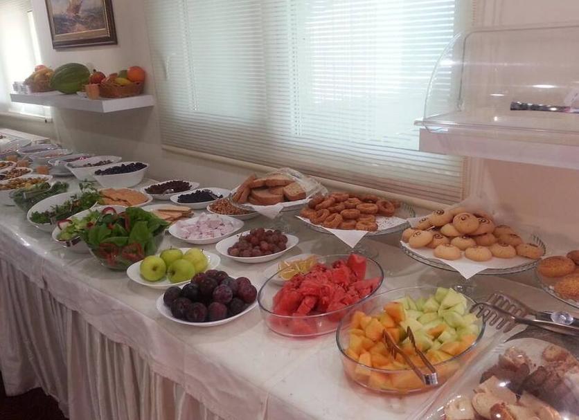 Buffet Photo