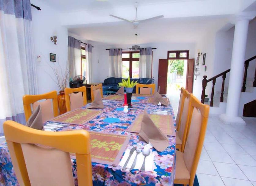 Dining room Photo