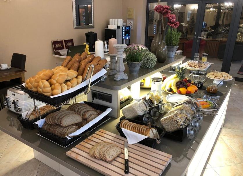 Buffet Photo
