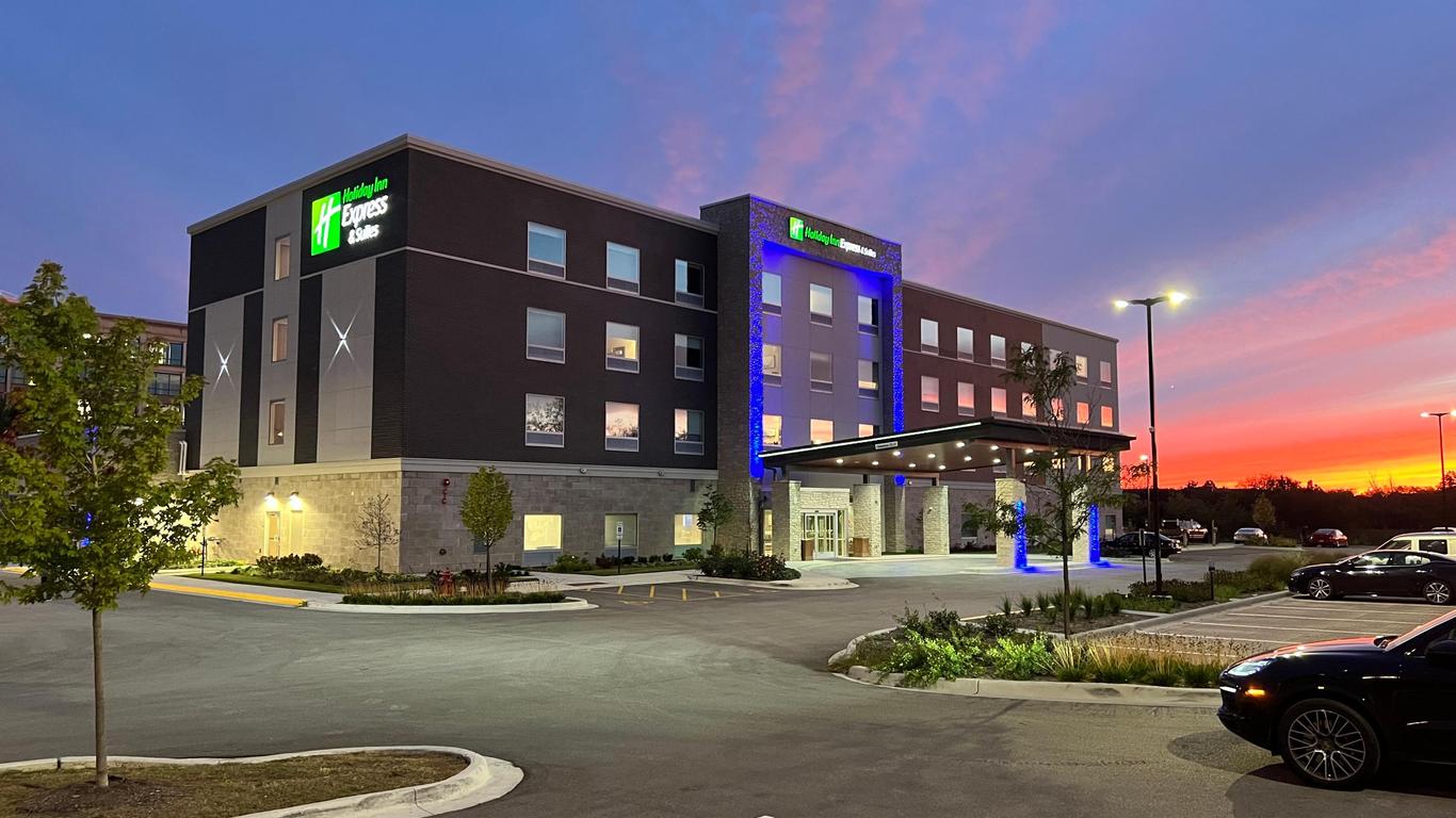 Holiday Inn Express & Suites Chicago Schaumburg By IHG