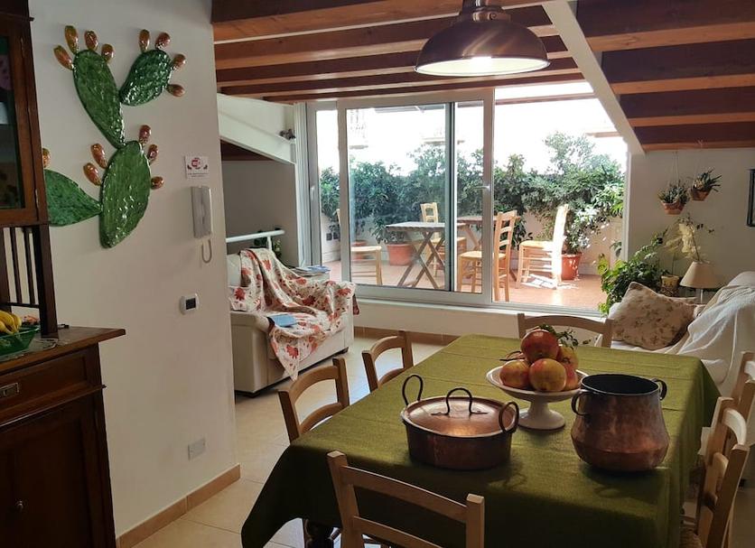 Dining room Photo