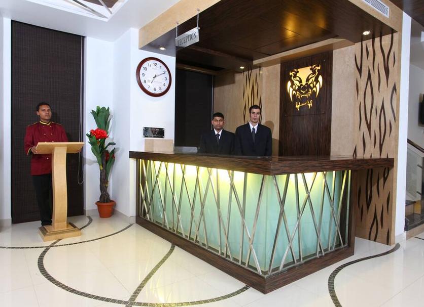 Front desk Photo