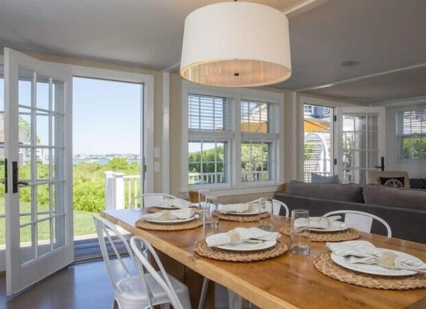Dining room Photo