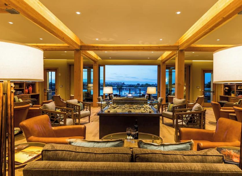The Lodge at Columbia Point in Richland lounge with river views and upholstered seating