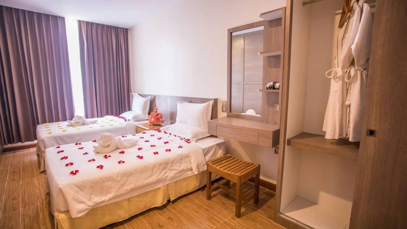 Golden Hotel