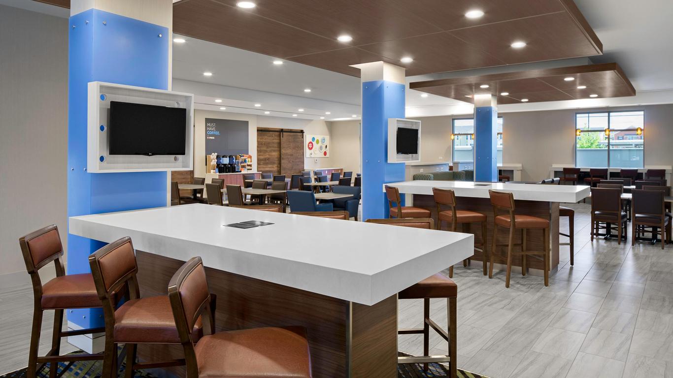 Holiday Inn Express & Suites Lubbock Central - Univ Area By IHG