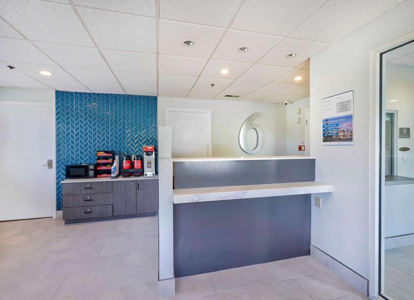 Front desk Photo