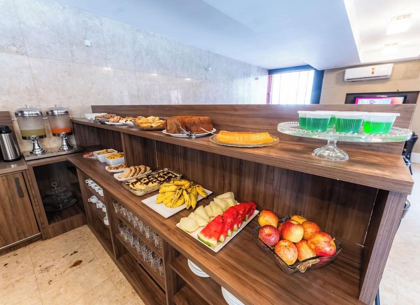 Buffet Photo