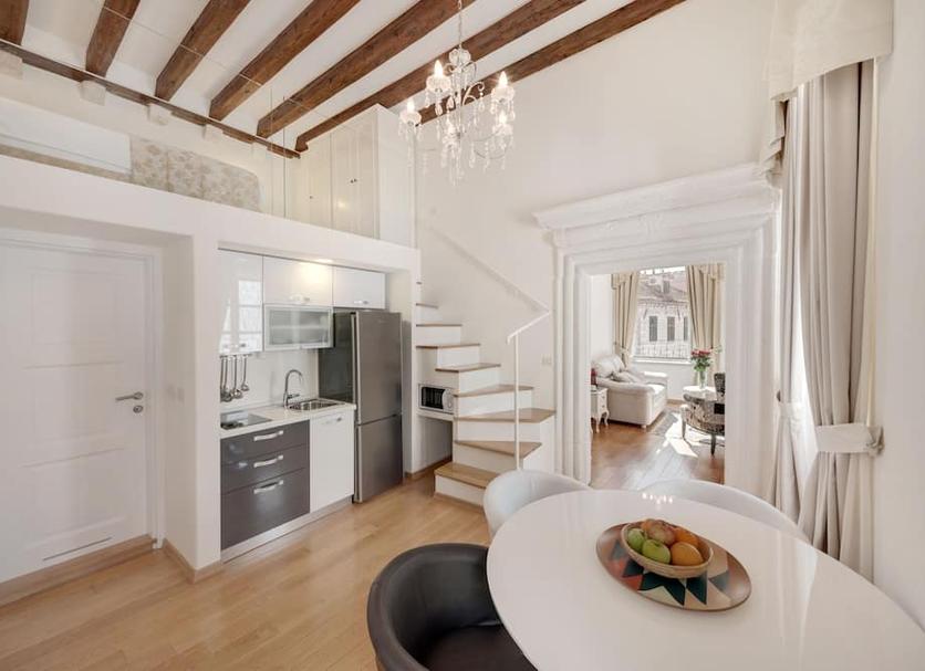 Dining room Photo