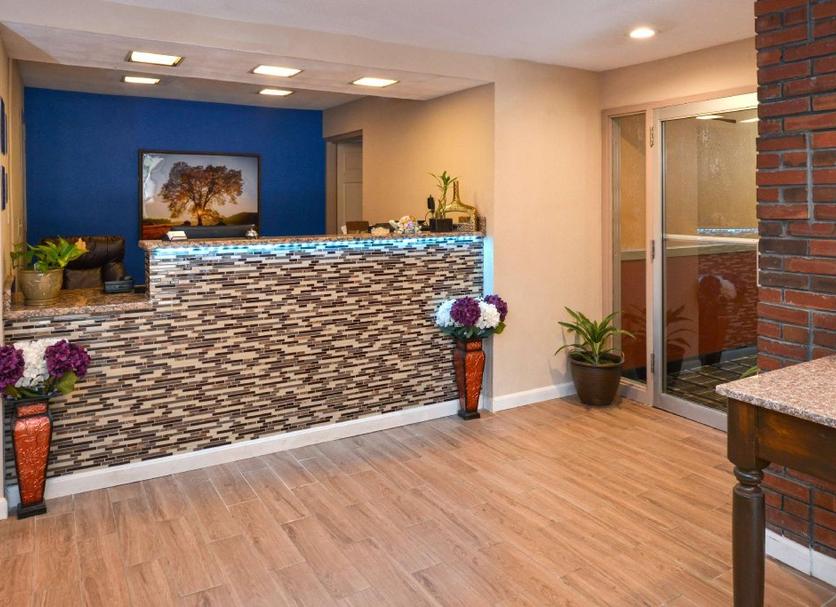 Front desk Photo