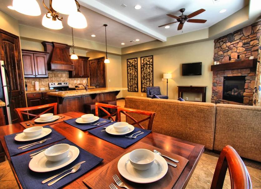 Dining room Photo