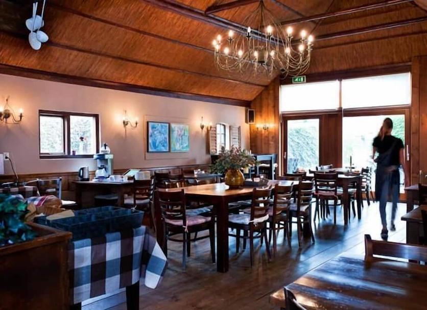 Restaurant Photo